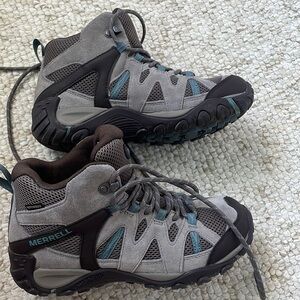 Merrell Women's Deverta 2 Mid Waterproof Hiking Boots